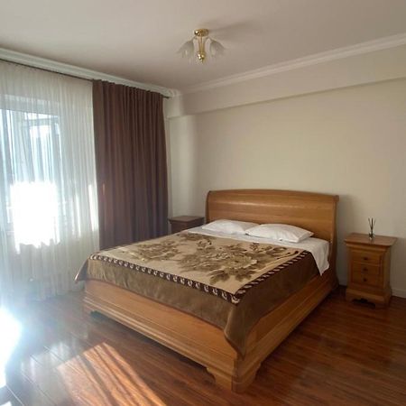 Appartement Avec 2 Chambres En Centre Ville تشيسيناو المظهر الخارجي الصورة