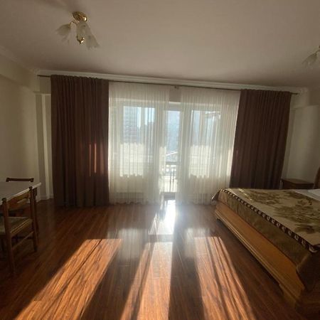 Appartement Avec 2 Chambres En Centre Ville تشيسيناو المظهر الخارجي الصورة