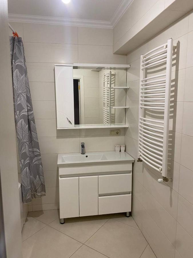 Appartement Avec 2 Chambres En Centre Ville تشيسيناو المظهر الخارجي الصورة