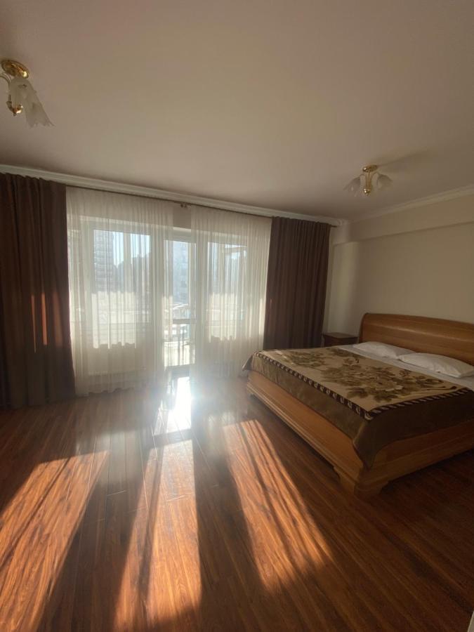 Appartement Avec 2 Chambres En Centre Ville تشيسيناو المظهر الخارجي الصورة